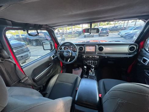 Used 2018 Jeep Wrangler Unlimited Sport S AWD/4WD image 22