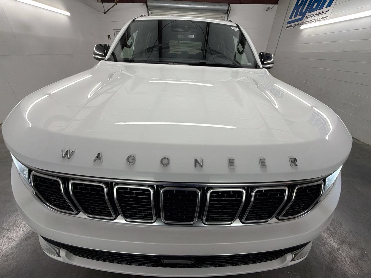 Used 2024 Jeep Wagoneer Series II w/ Flexible Seating Group RWD image 29