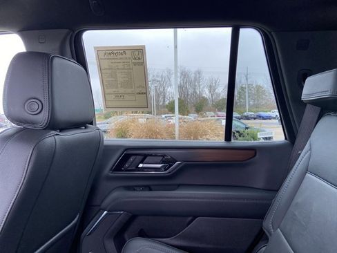 Used 2025 GMC Yukon Denali image 50