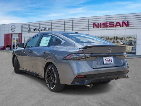New 2026 Nissan Sentra SR FWD image 7