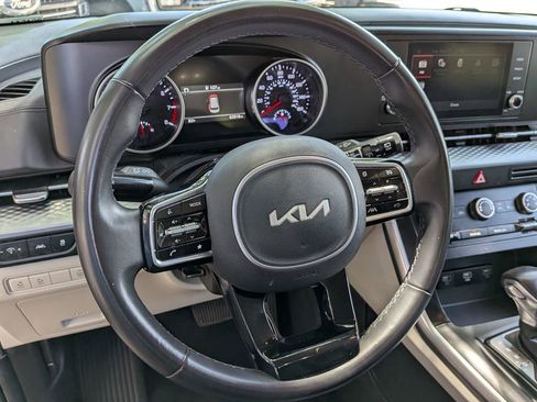 Used 2024 Kia Carnival LX FWD image 14
