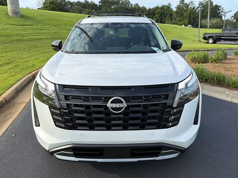 New 2026 Nissan Pathfinder SL w/ SL Premium Package FWD image 9