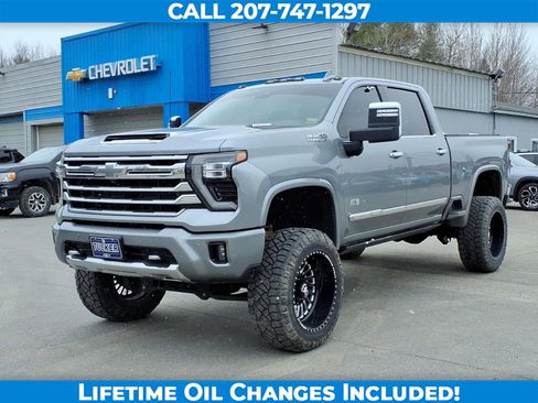 Used 2024 Chevrolet Silverado 2500 High Country w/ Technology Package AWD/4WD image 1
