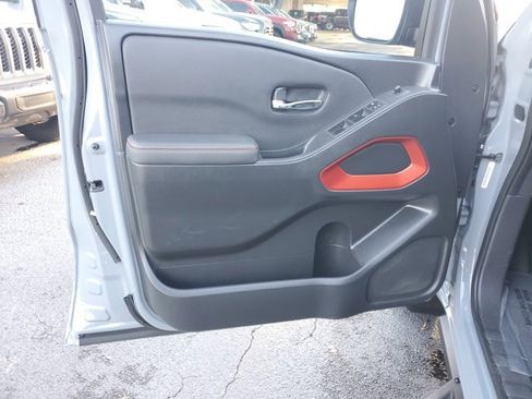 Used 2024 Nissan Frontier Pro-X image 15