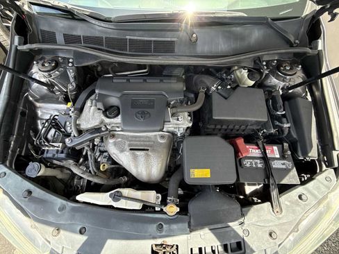 Used 2015 Toyota Camry LE FWD image 11