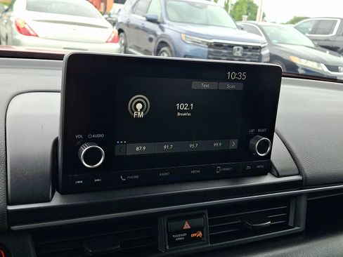 Used 2023 Honda Pilot Sport image 18