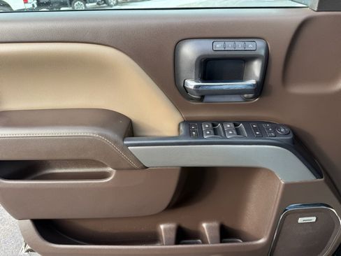 Used 2018 Chevrolet Silverado 1500 LTZ Z71 image 35