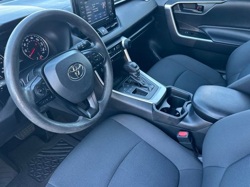 Used 2021 Toyota RAV4 LE w/ Carpet Mat Package (TMS) image 9