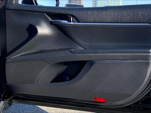 Used 2021 Toyota Camry SE w/ Carpet Mat Package (TMS) image 21