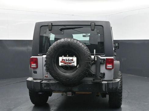 Used 2016 Jeep Wrangler Unlimited Sport w/ Connectivity Group AWD/4WD image 5