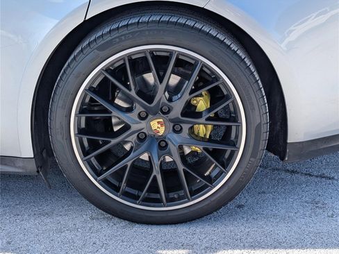 Used 2018 Porsche Panamera 4S image 9