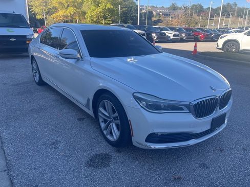 Used 2016 BMW 750i xDrive image 4