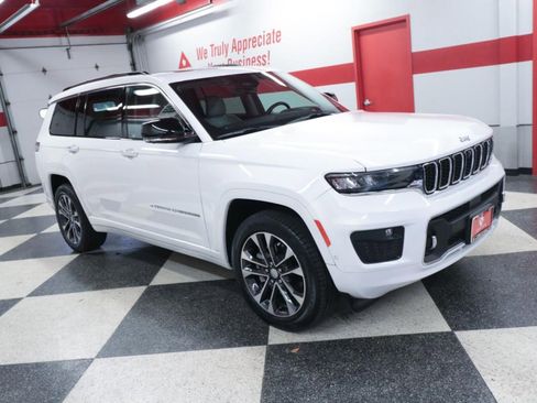 Used 2021 Jeep Grand Cherokee L Overland w/ Advanced Protech Group III RWD image 3