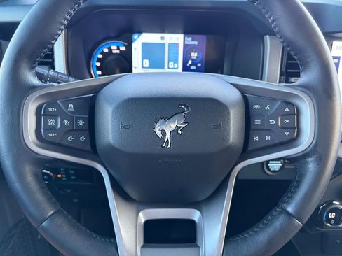 Used 2024 Ford Bronco Outer Banks image 11