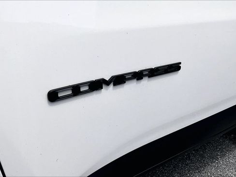 Used 2019 Jeep Compass Latitude AWD/4WD image 24