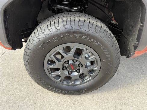 Certified 2025 Toyota Tacoma PreRunner image 9