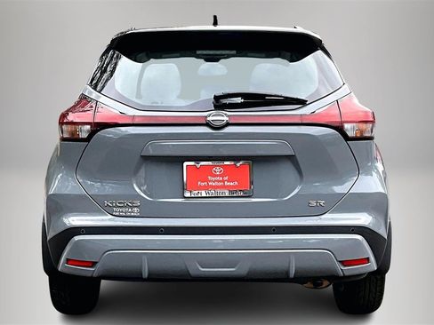 Used 2023 Nissan Kicks SR image 6