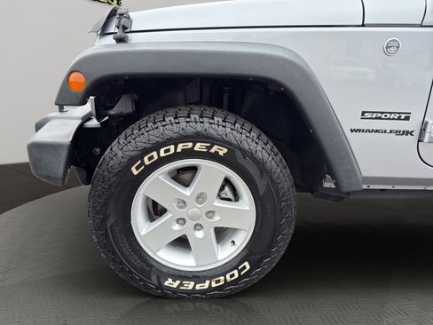 Used 2018 Jeep Wrangler Sport image 22