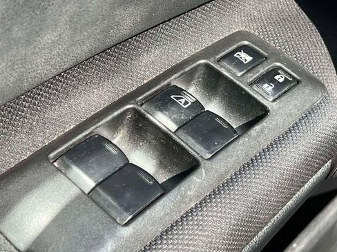 Used 2008 Nissan Rogue SL w/ Premium Pkg image 9