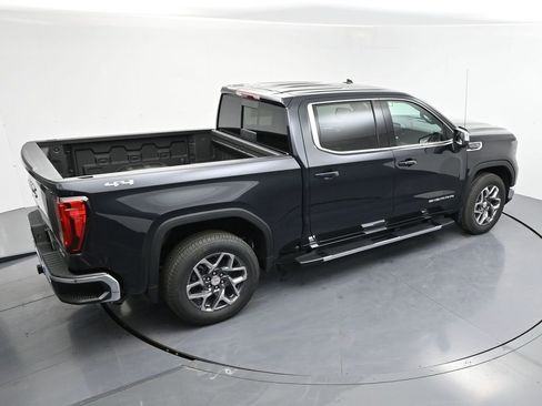 New 2026 GMC Sierra 1500 SLE w/ Preferred Package image 5