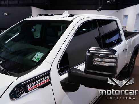 Used 2025 GMC Sierra 2500 Denali w/ Denali Reserve Package AWD/4WD image 13
