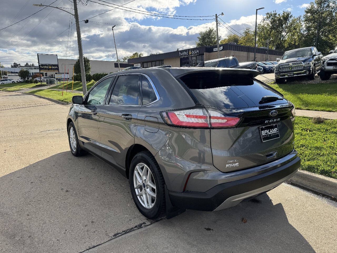 Used 2021 Ford Edge SEL w/ Convenience Package AWD/4WD image 3