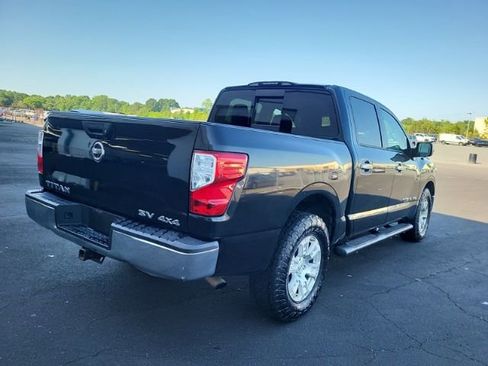 Used 2019 Nissan Titan SV AWD/4WD image 3