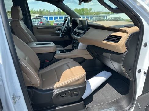 Used 2024 Chevrolet Tahoe Premier AWD/4WD image 10