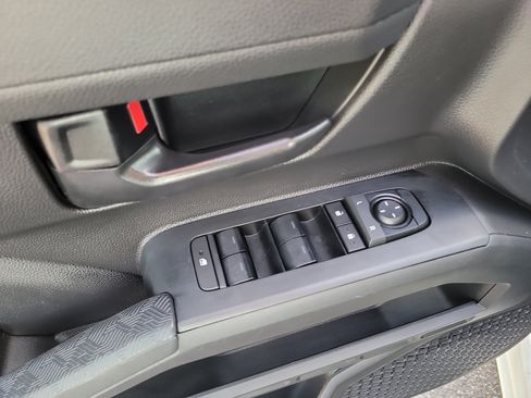 Certified 2024 Toyota Tacoma SR5 AWD/4WD image 18