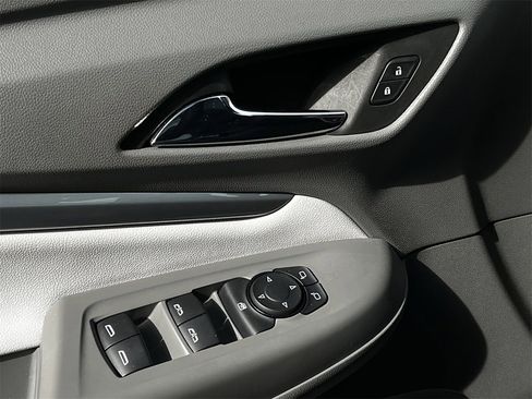 Used 2022 Chevrolet Bolt EUV Premier w/ Launch Edition image 21