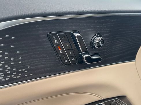 Used 2024 Cadillac Lyriq Luxury w/ Nappa Leather Package image 20