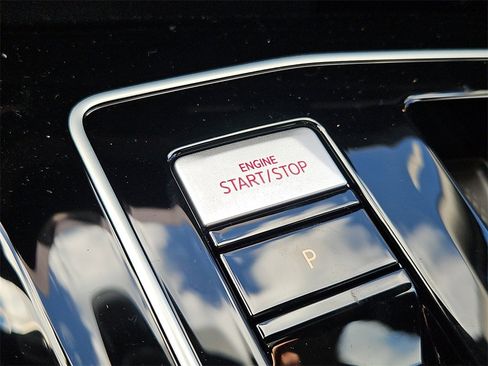 New 2025 Volkswagen GTI SE image 15