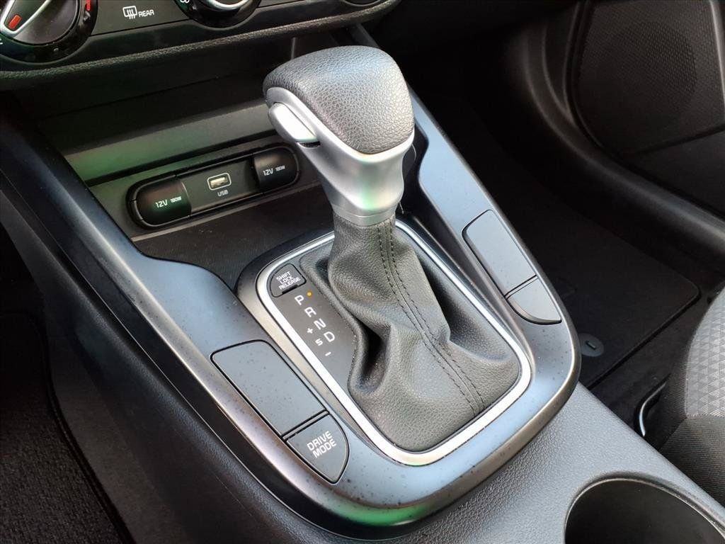 Used 2025 Kia Soul LX w/ LX Technology Package FWD image 31