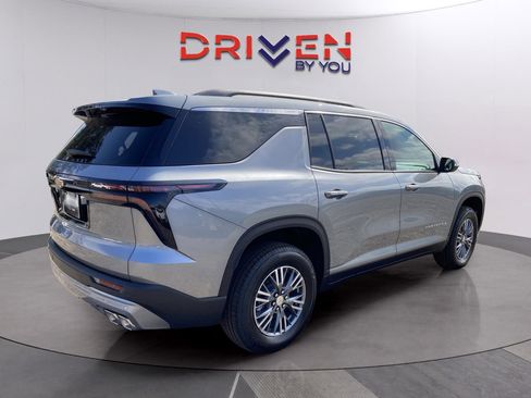 New 2026 Chevrolet Traverse LT image 5