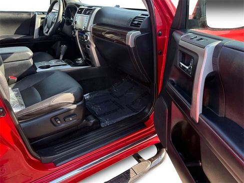 Used 2023 Toyota 4Runner Limited image 11