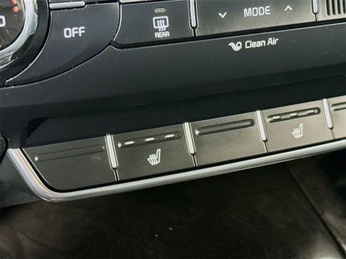 Used 2018 Kia Sorento EX image 19