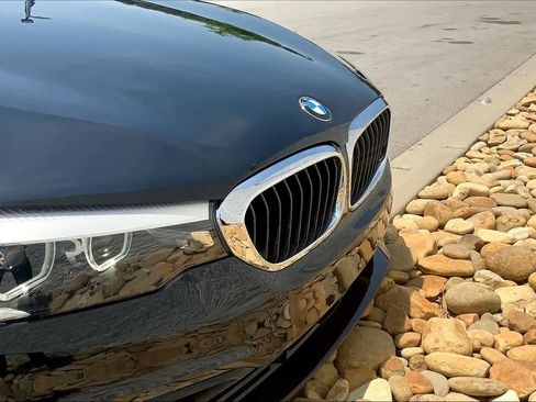 Used 2018 BMW 530i xDrive AWD/4WD image 29