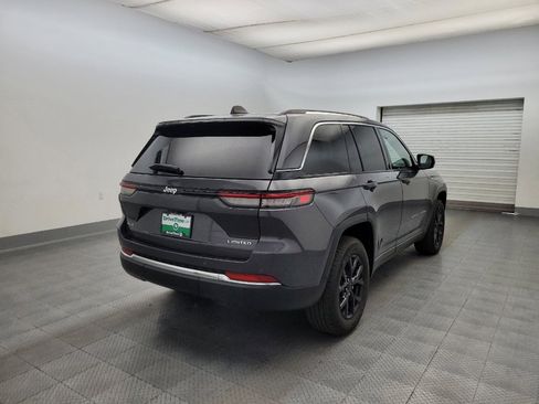 Used 2022 Jeep Grand Cherokee Limited AWD/4WD image 9