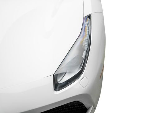 Used 2018 Ferrari 488 GTB RWD image 4