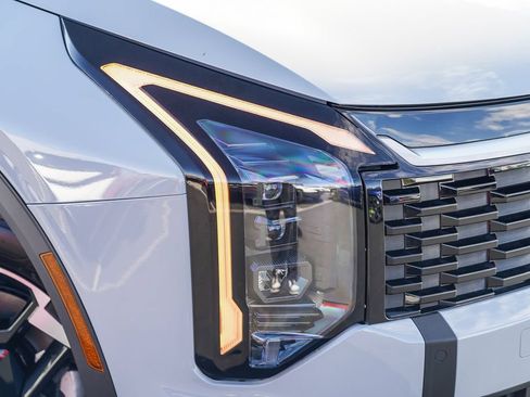 Certified 2026 Kia Sportage EX AWD/4WD image 3