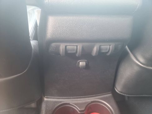 Used 2015 Jeep Wrangler Unlimited Sahara AWD/4WD image 24