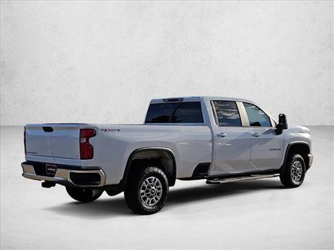 Used 2025 Chevrolet Silverado 2500 LT w/ Convenience Package AWD/4WD image 7