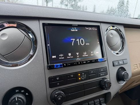 Used 2016 Ford F250 XLT w/ XLT Premium Package image 18