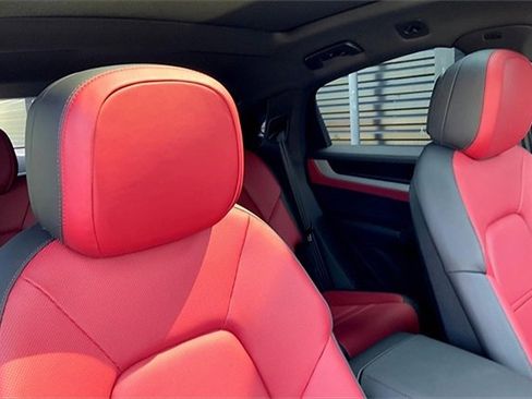 New 2025 Porsche Cayenne E-Hybrid Coupe image 8