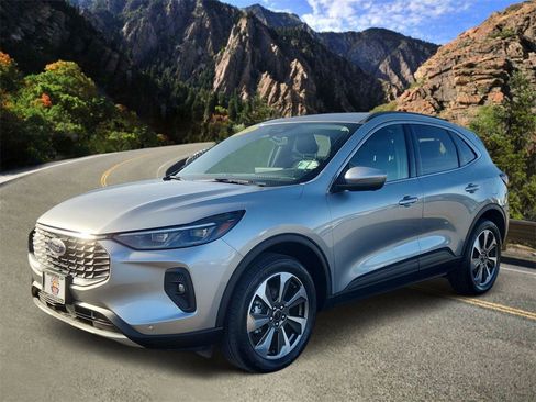 Used 2024 Ford Escape Platinum image 5