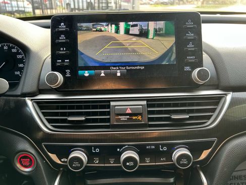 Used 2018 Honda Accord Sport image 21