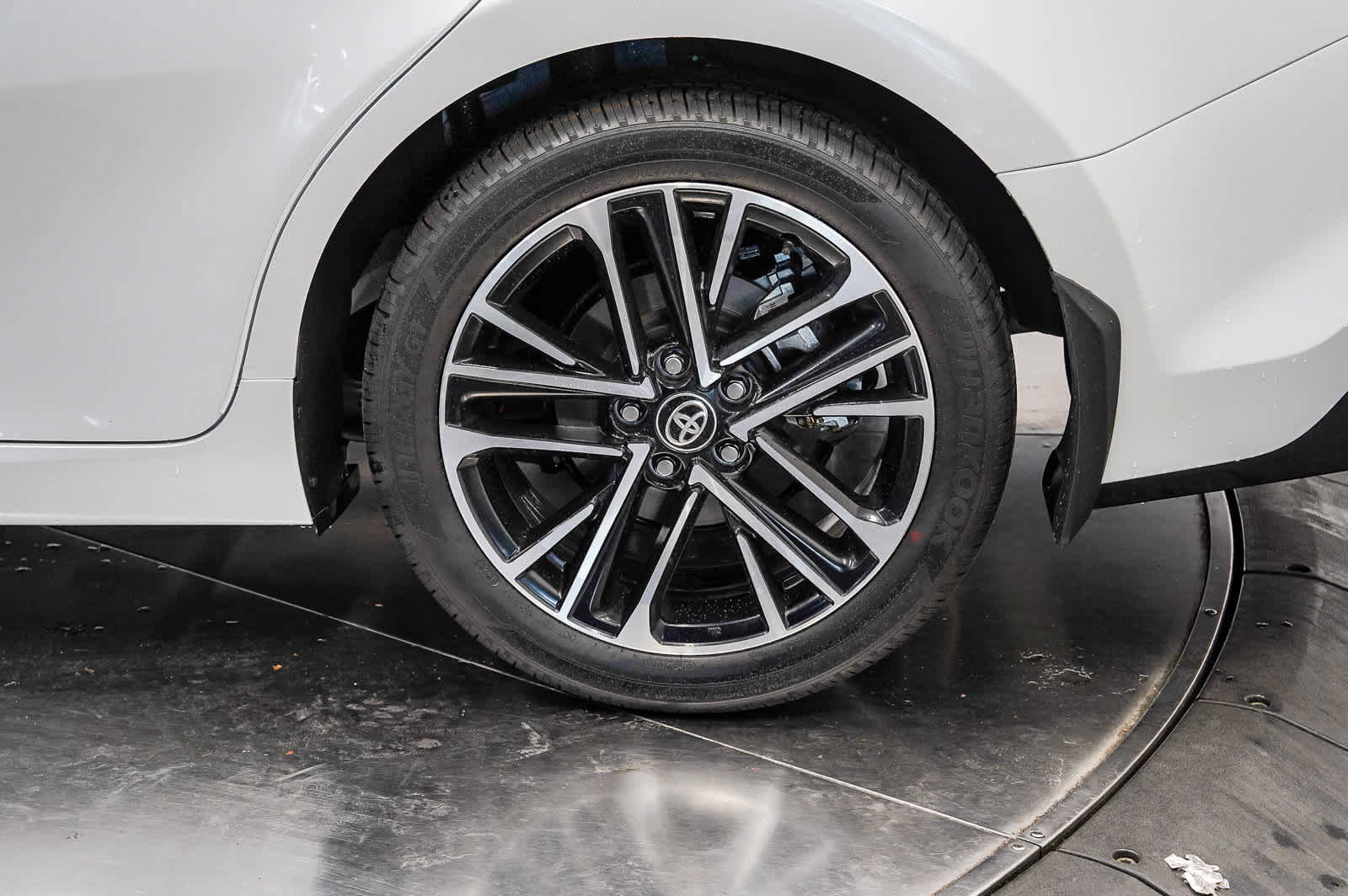 Used 2026 Toyota Camry XLE AWD/4WD image 10