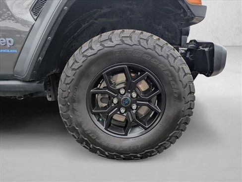 Used 2024 Jeep Wrangler Unlimited AWD/4WD image 21