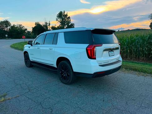 Used 2021 GMC Yukon XL Denali AWD/4WD image 5