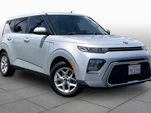 Used 2020 Kia Soul S FWD image 2